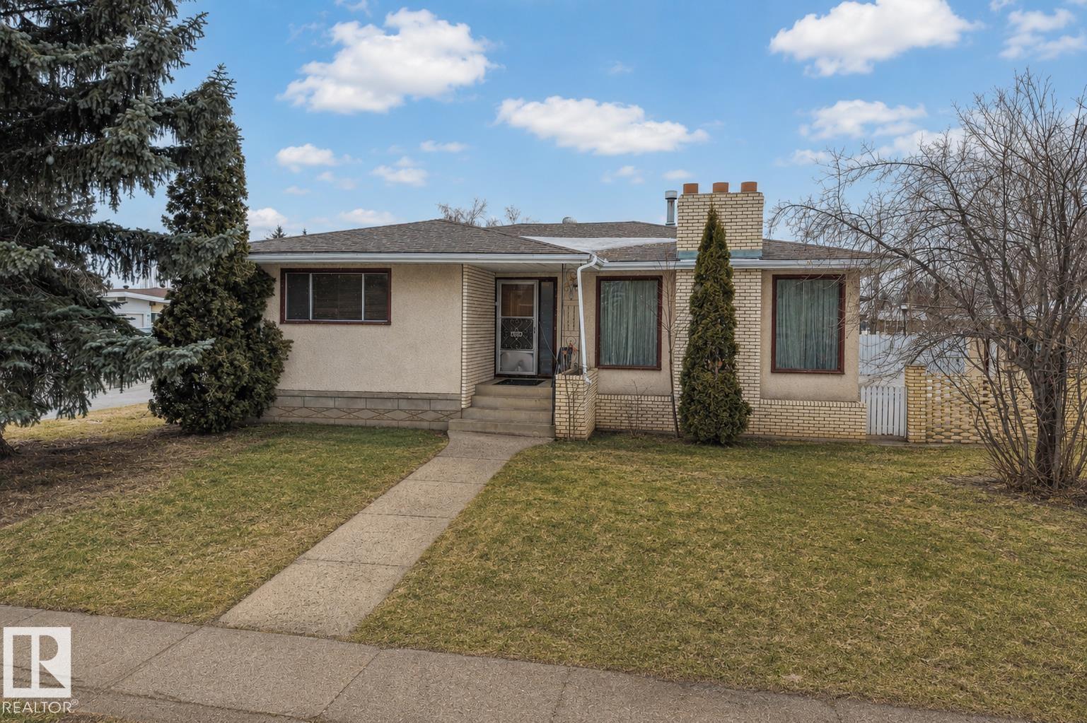 4104 109 St NW, Edmonton, Alberta  T6J 2P9 - Photo 1 - E4477828