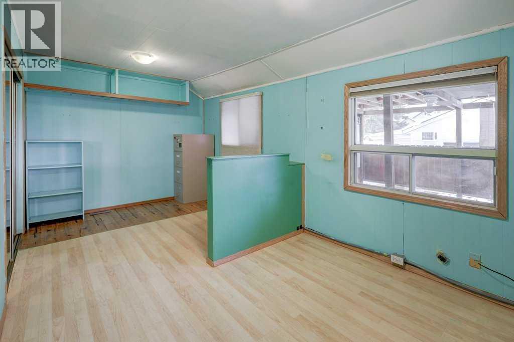 221 31 Avenue NE, Calgary, Alberta  T2E 2G1 - Photo 12 - A2274160