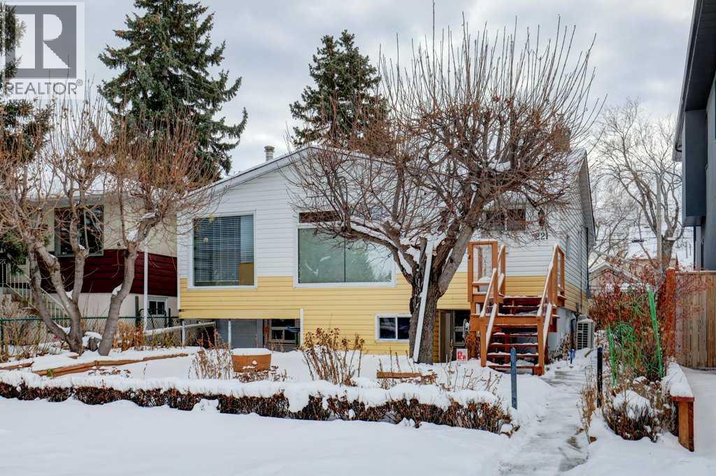 221 31 Avenue NE, Calgary, Alberta  T2E 2G1 - Photo 2 - A2274160