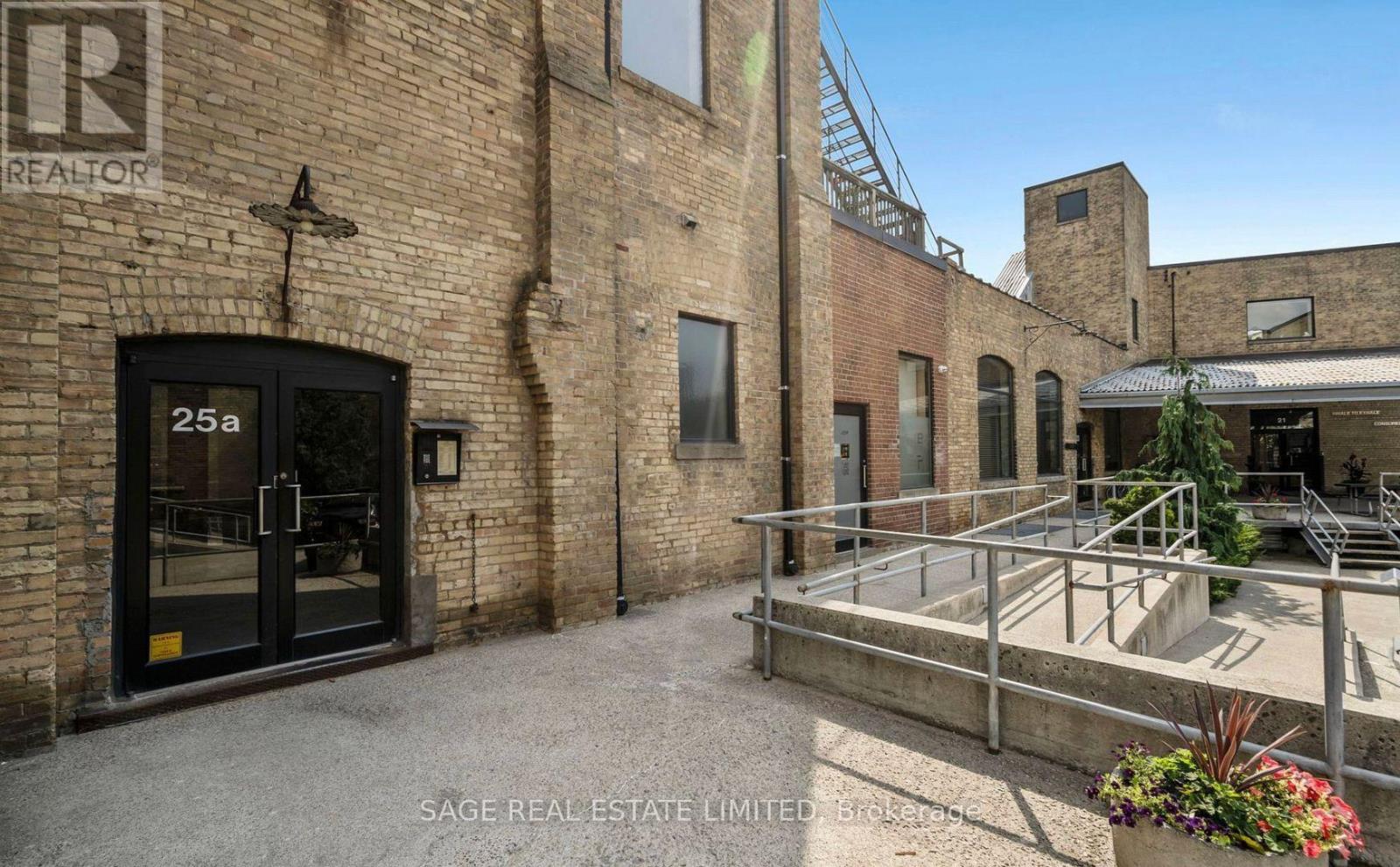100b Street - 25 Morrow Avenue, Toronto, Ontario  M6R 2H9 - Photo 24 - W12930694