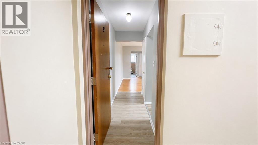 12 Westmount Road W Unit# 9, Kitchener, Ontario  N2M 1R5 - Photo 2 - 40829212