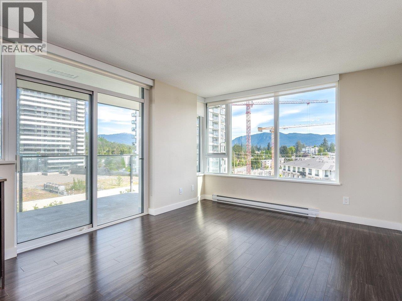 570 Emerson Street, Coquitlam, British Columbia  V3J 0G3 - Photo 3 - R3122053