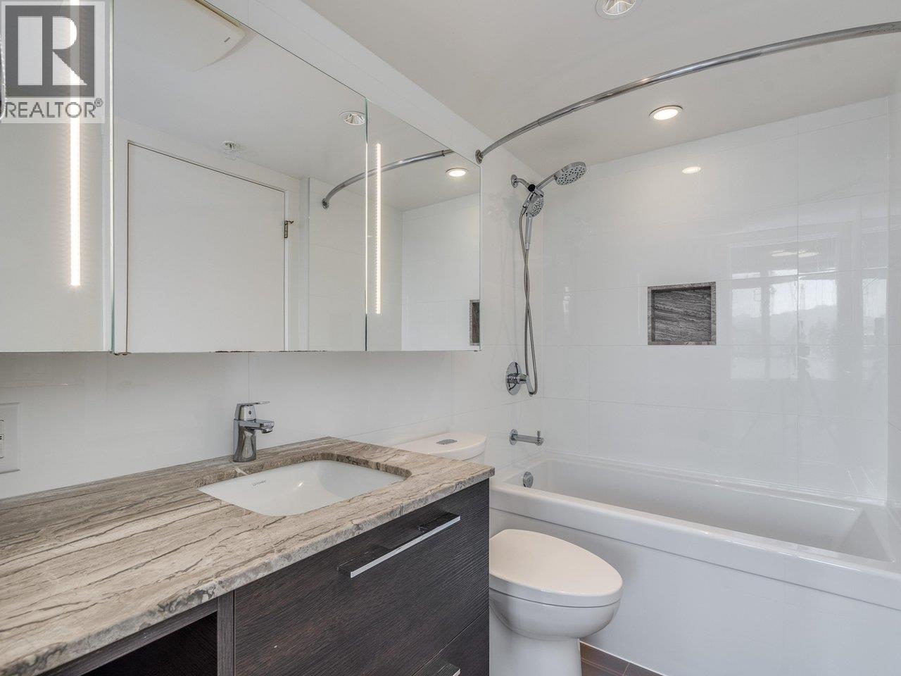 570 Emerson Street, Coquitlam, British Columbia  V3J 0G3 - Photo 11 - R3122053