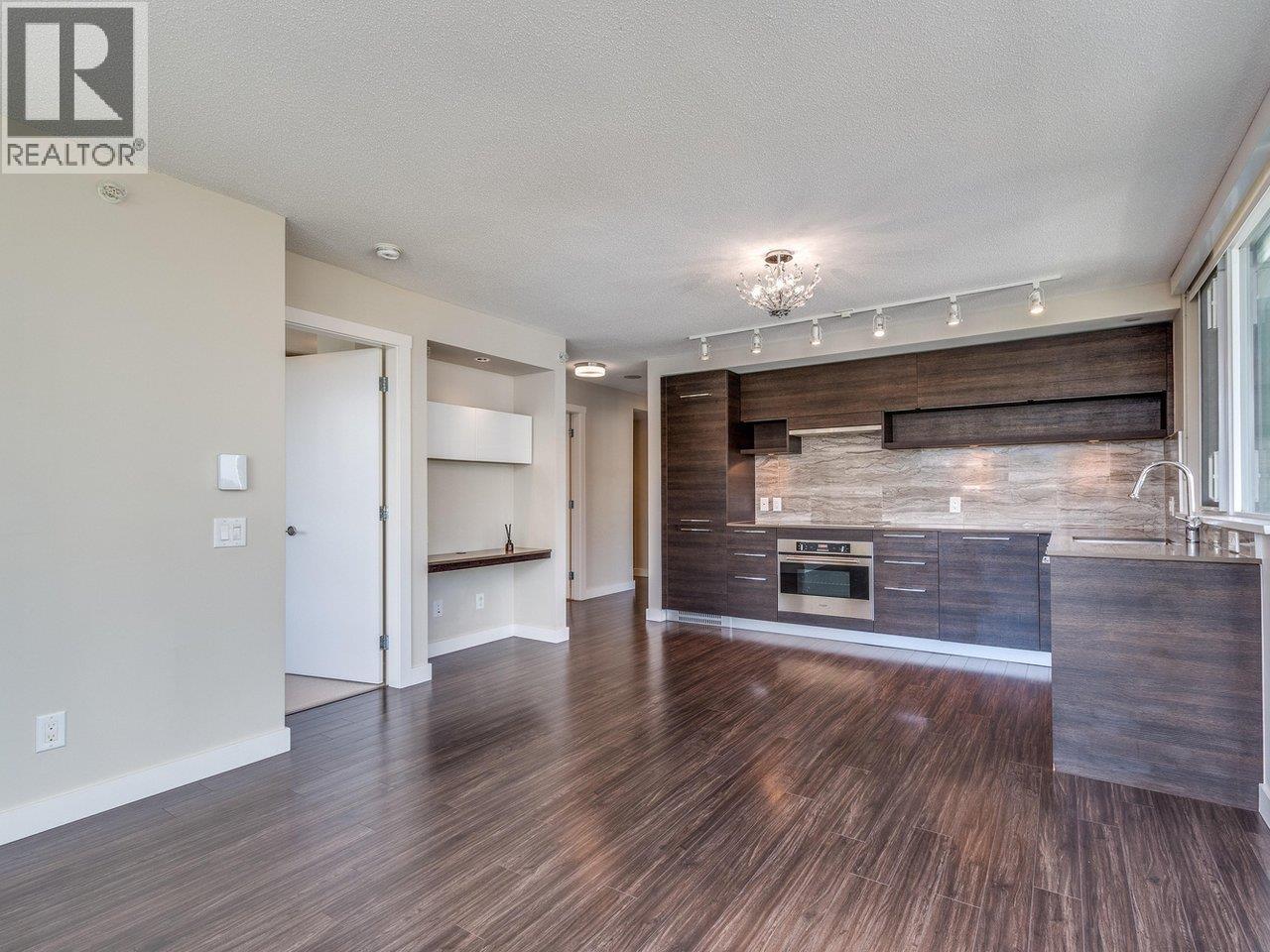 570 Emerson Street, Coquitlam, British Columbia  V3J 0G3 - Photo 5 - R3122053