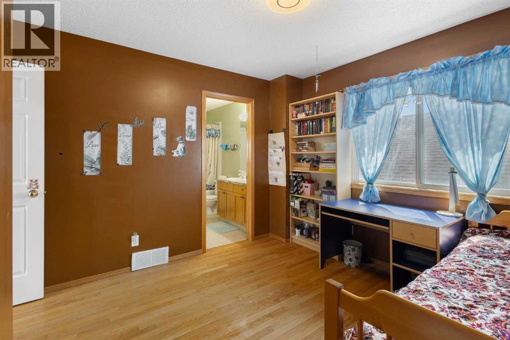 179 Erin Park Drive Se, Calgary, Alberta  T3B 3L5 - Photo 24 - A2309486