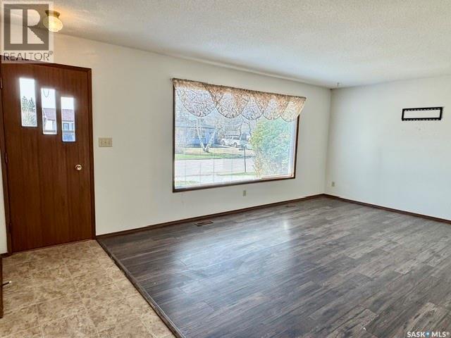 208 2nd Street Ne, Watson, Saskatchewan  S0K 4V0 - Photo 10 - SK035739