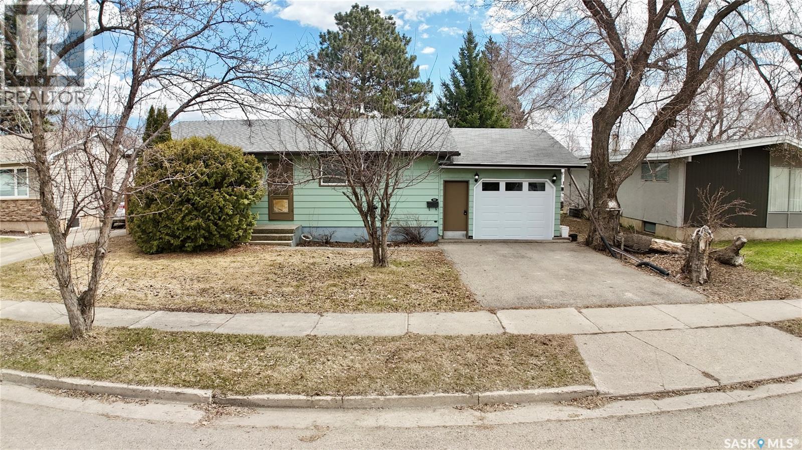 337 Third Avenue N, Yorkton, Saskatchewan  S3N 1E1 - Photo 1 - SK035674
