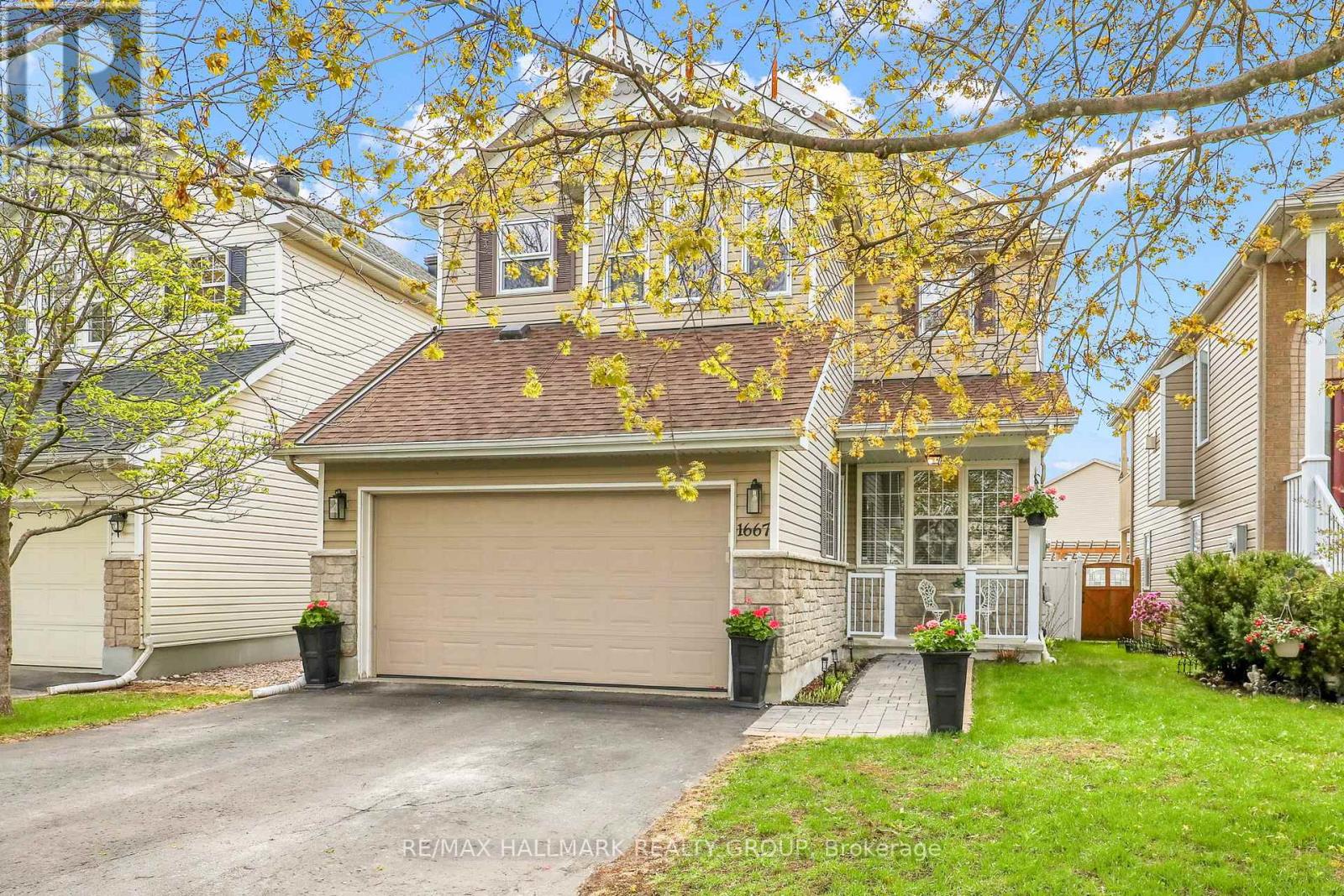 1667 FRENETTE STREET, Ottawa, Ontario