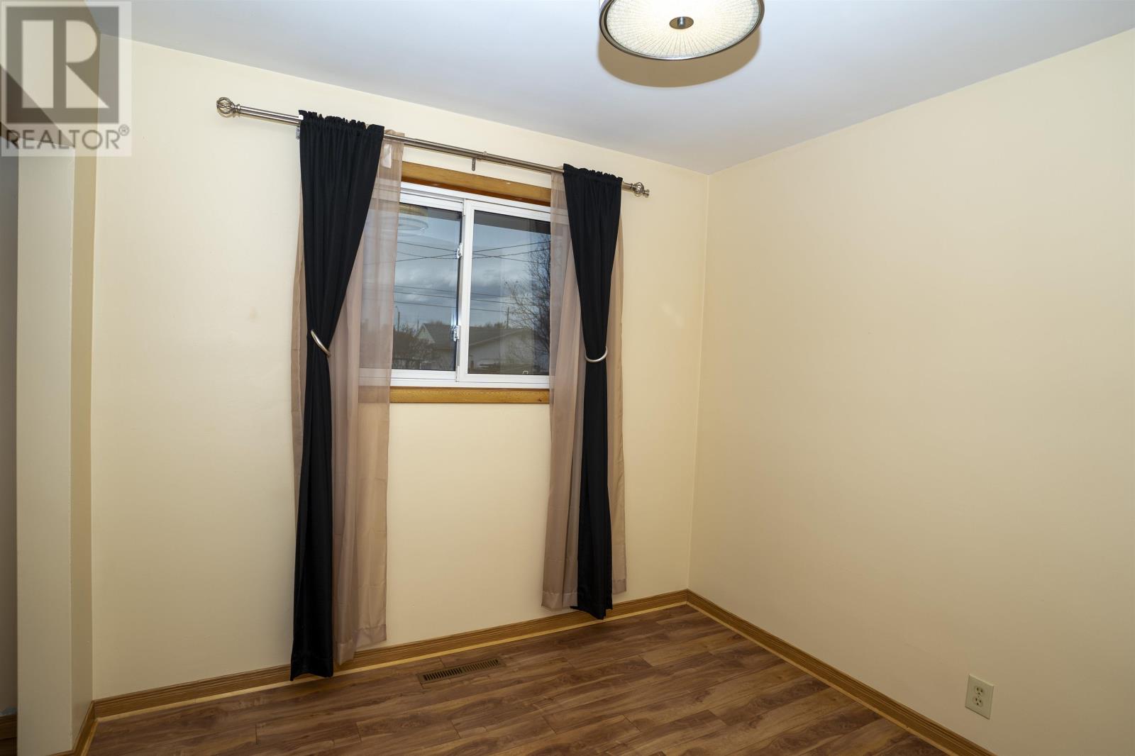 219 Moodie Street West, Thunder Bay, Ontario  P7E 5A5 - Photo 12 - TB2601005