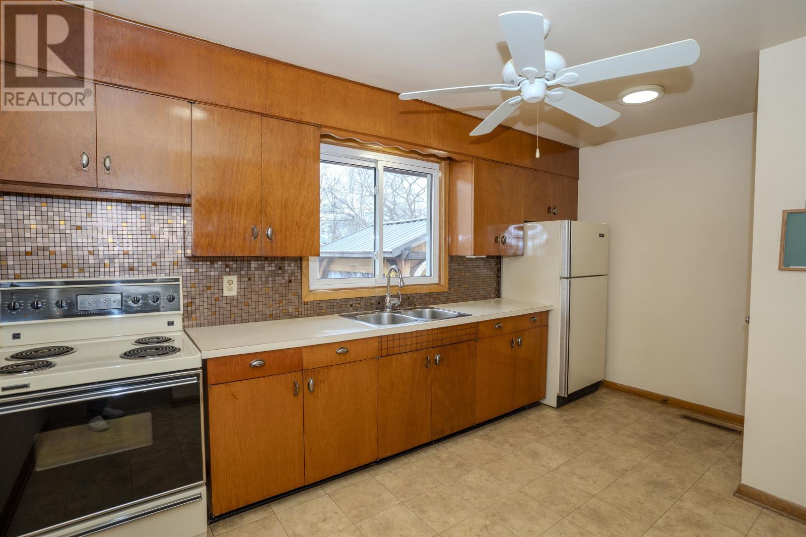 219 Moodie Street West, Thunder Bay, Ontario  P7E 5A5 - Photo 9 - TB2601005