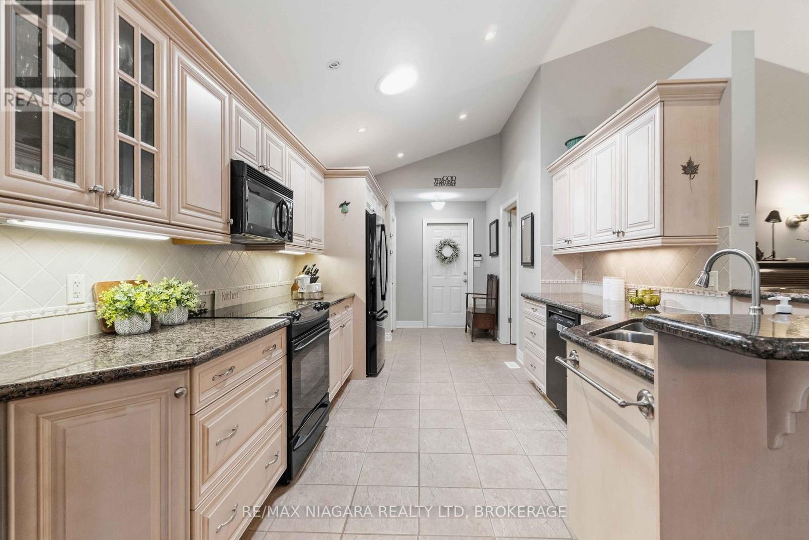 14 Nicholas Drive, St. Catharines (Rykert/vansickle), Ontario  L2S 4C2 - Photo 13 - X13118932