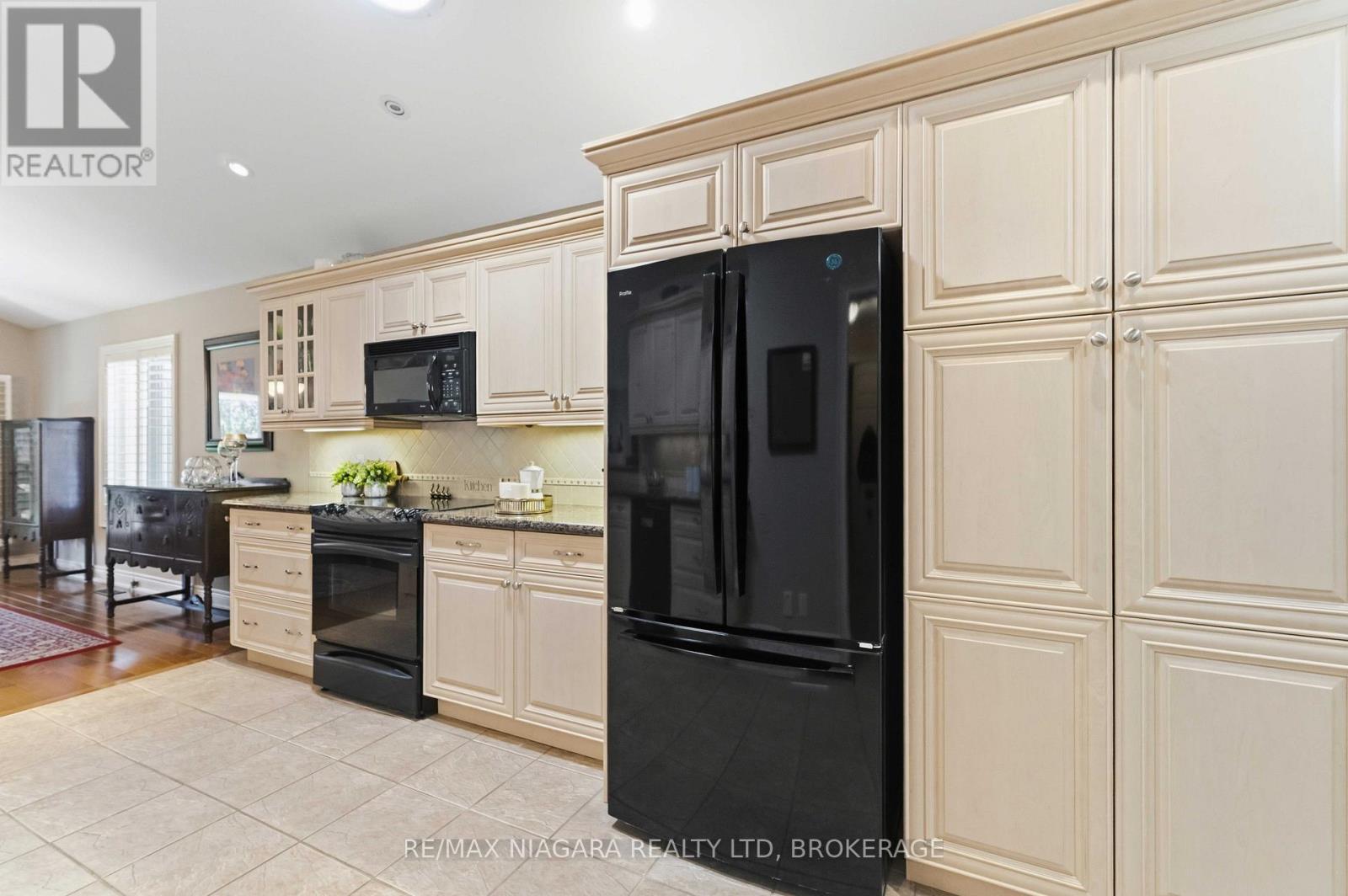 14 Nicholas Drive, St. Catharines (Rykert/vansickle), Ontario  L2S 4C2 - Photo 15 - X13118932