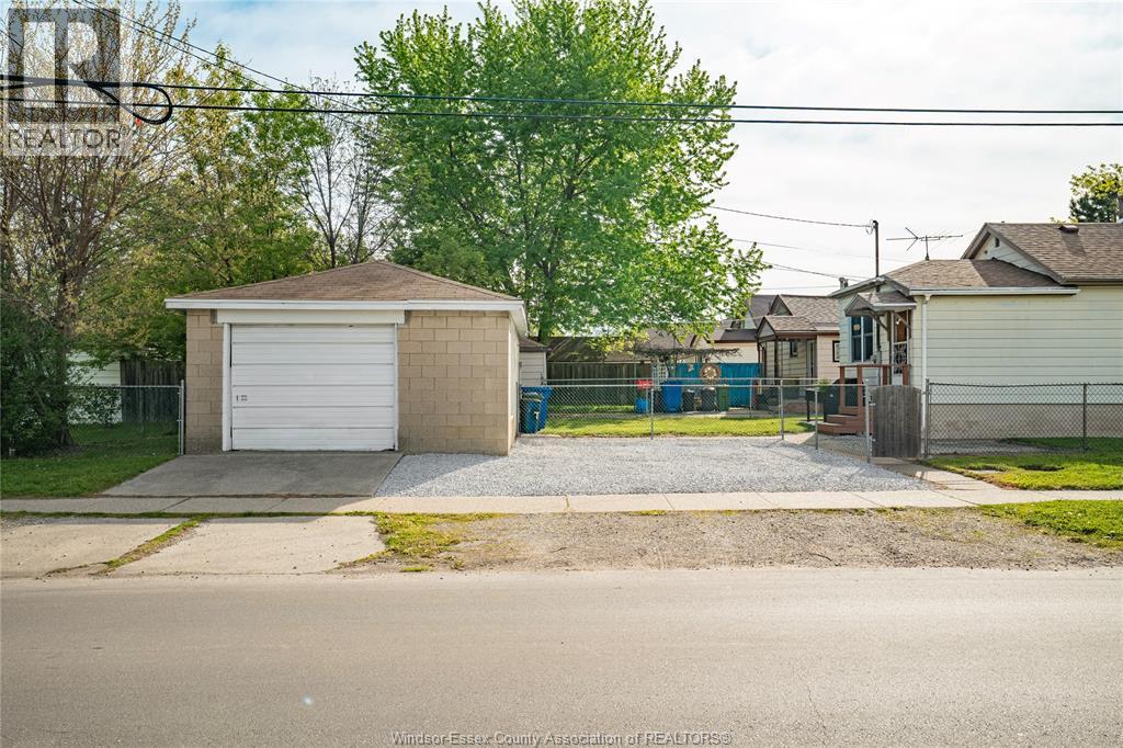 704 Charlotte, Windsor, Ontario  N8X 3A8 - Photo 9 - 26010572