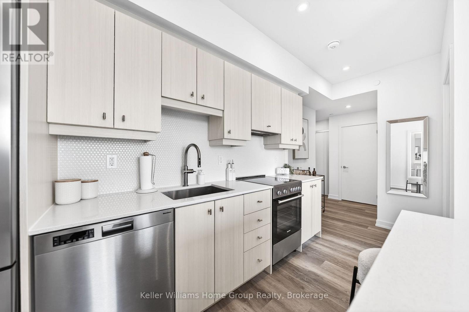 2402 - 15 Wellington Street S, Kitchener, Ontario  N2G 0E4 - Photo 5 - X13118998