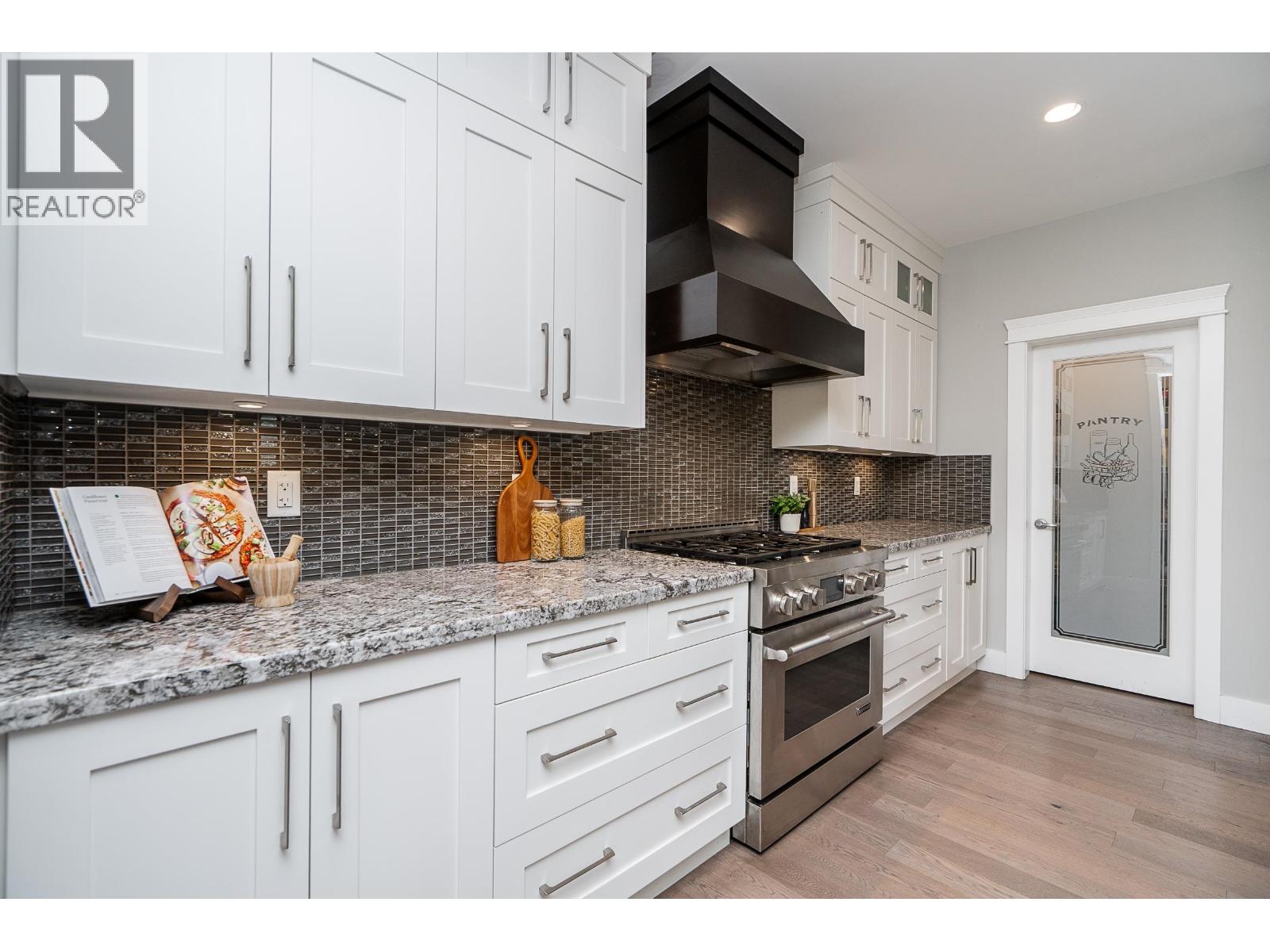1312 Kingston Street, Coquitlam, British Columbia  V3E 0H4 - Photo 8 - R3122803