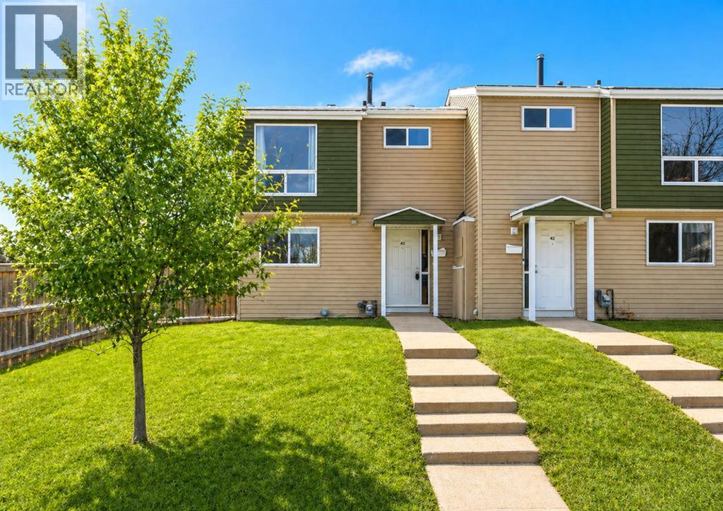 43, 5425 Pensacola Crescent SE, Calgary, Alberta  T2A 2G7 - Photo 1 - A2291611