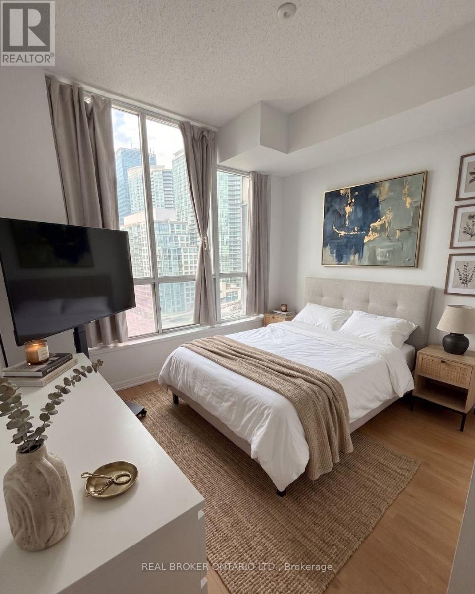 1501 - 228 Queens Quay W, Toronto, Ontario  M5J 2X1 - Photo 6 - C13118836