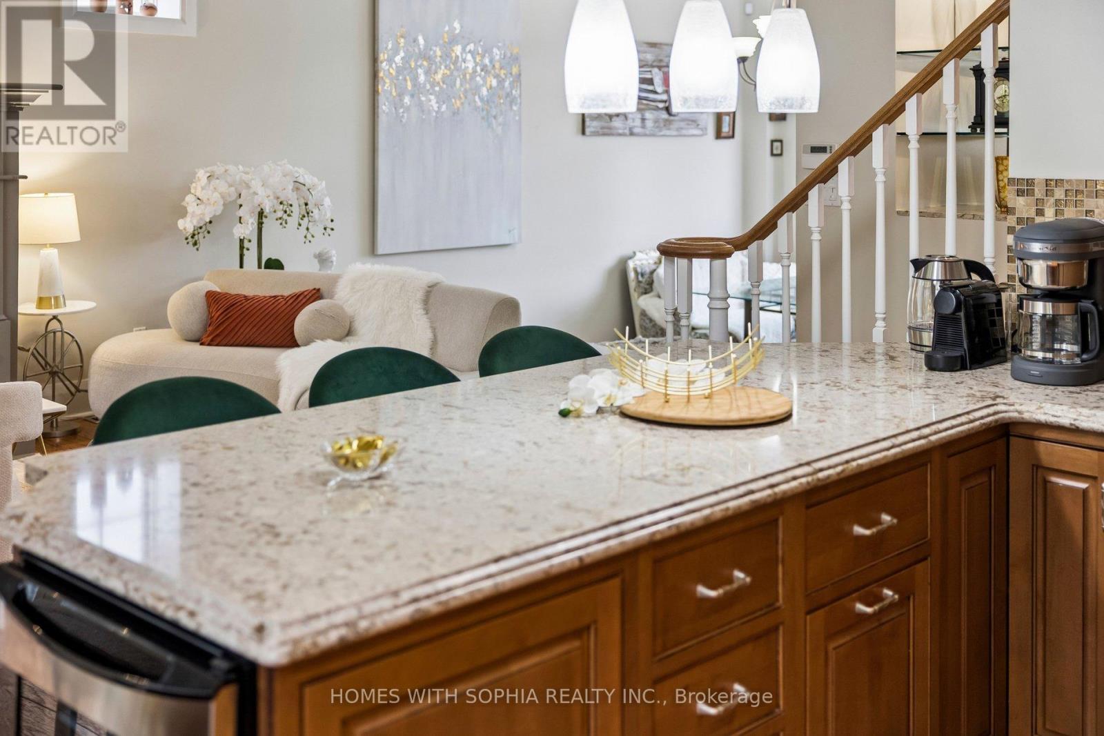 162 Glenvale Boulevard, Toronto, Ontario  M4G 2W3 - Photo 15 - C13118844