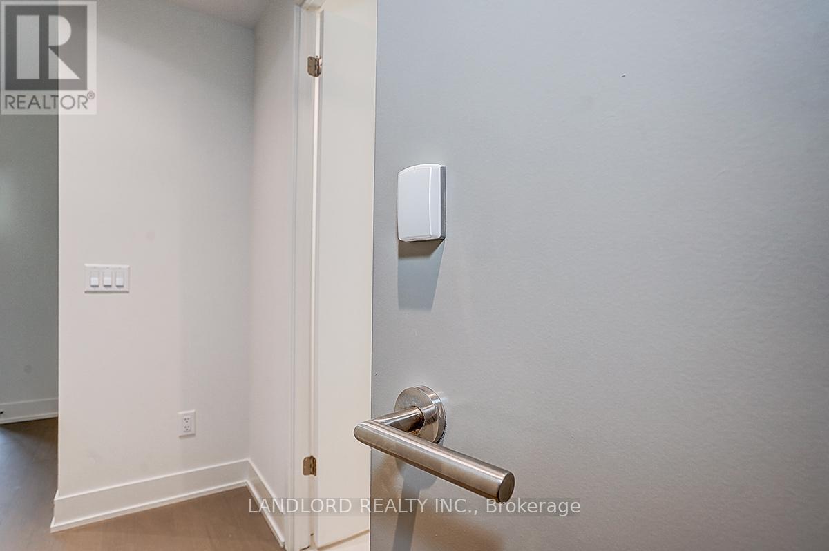 202 - 322 Dupont Street, Toronto, Ontario  M5R 0E3 - Photo 3 - C13118850
