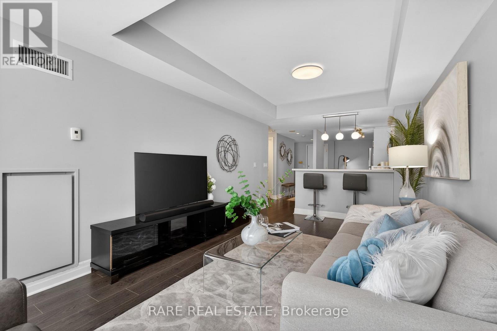702 - 1801 Bayview Avenue, Toronto, Ontario  M4G 4K2 - Photo 2 - C13118880