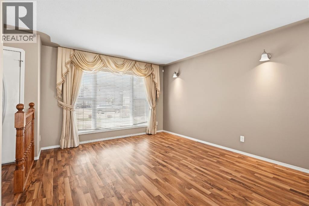 64 Isbister Close, Red Deer, Alberta  T4R 0B9 - Photo 5 - A2308863