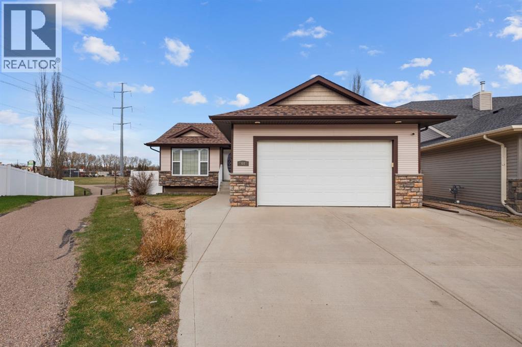 64 Isbister Close, Red Deer, Alberta  T4R 0B9 - Photo 2 - A2308863