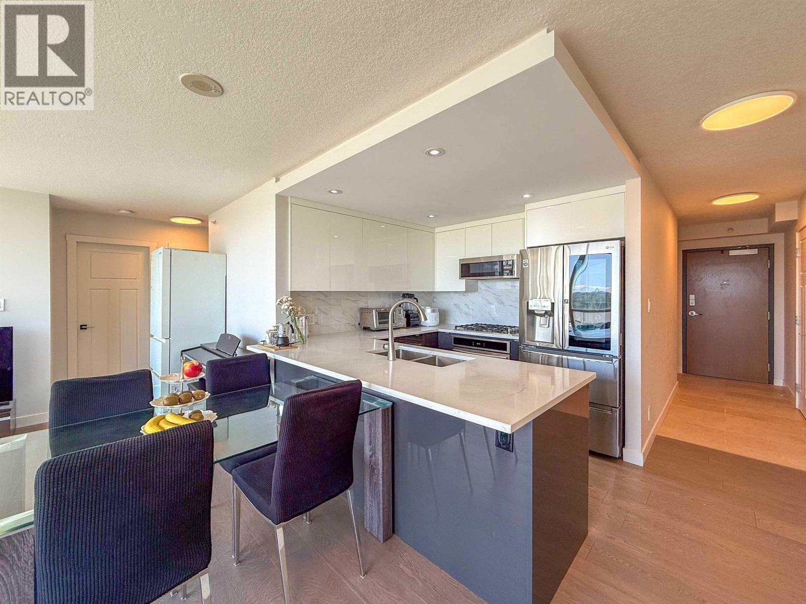 1106 2978 Glen Drive, Coquitlam, British Columbia  V3B 0C3 - Photo 6 - R3122716
