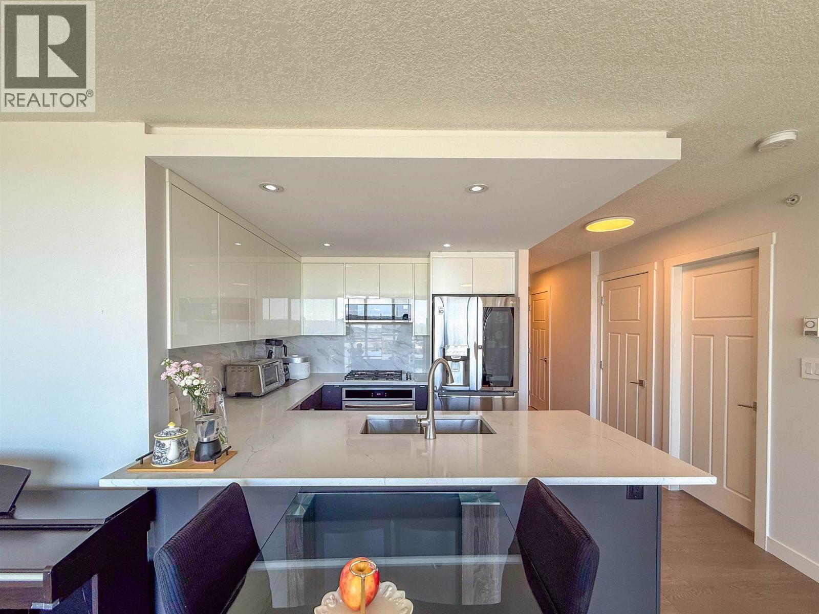 1106 2978 Glen Drive, Coquitlam, British Columbia  V3B 0C3 - Photo 4 - R3122716