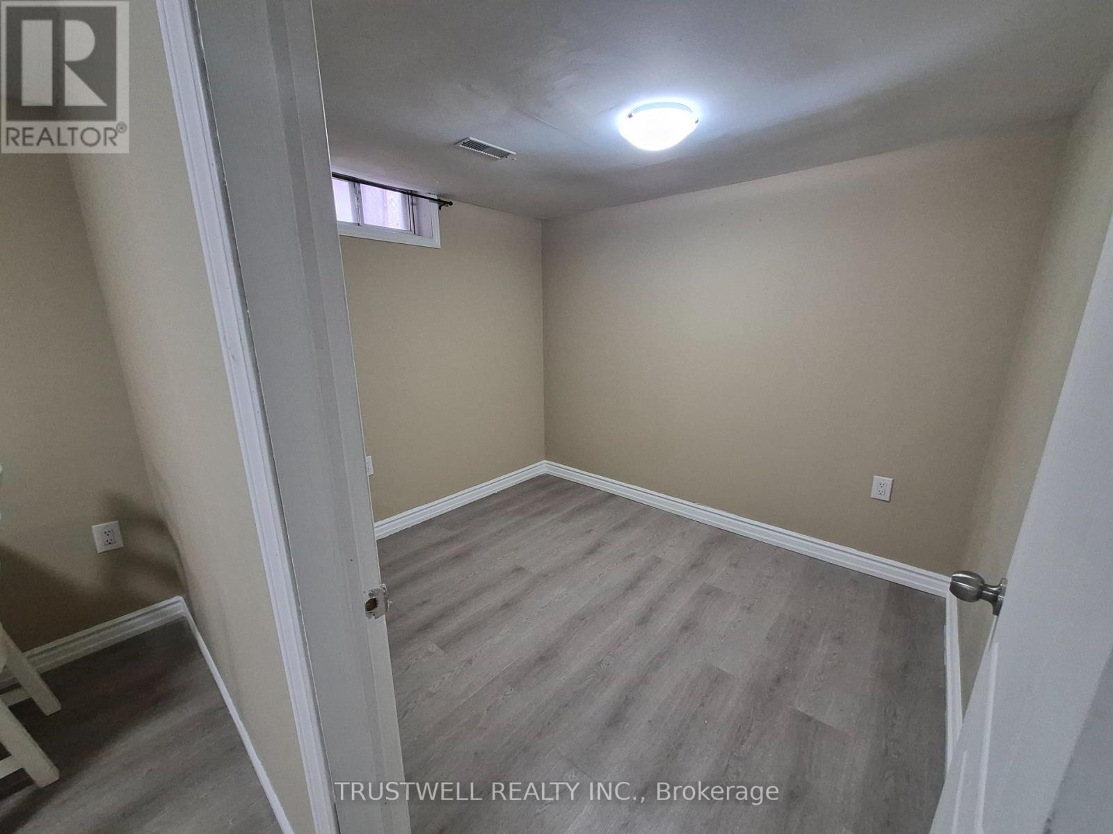 Lower - 3 Plumbrook Crescent, Toronto, Ontario  M1S 3Z9 - Photo 4 - E13118788