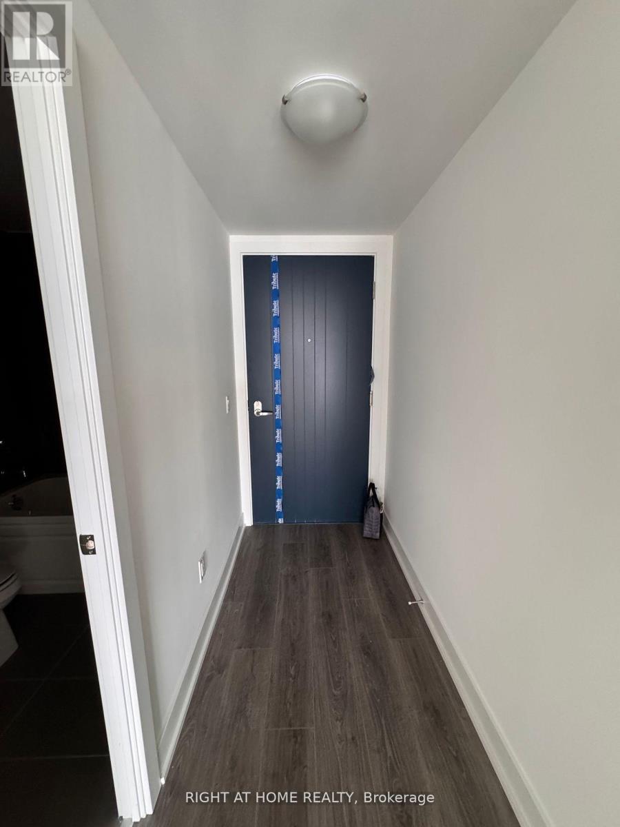 1015 - 2545 Simcoe Street N, Oshawa, Ontario  L1L 0W3 - Photo 2 - E13118866