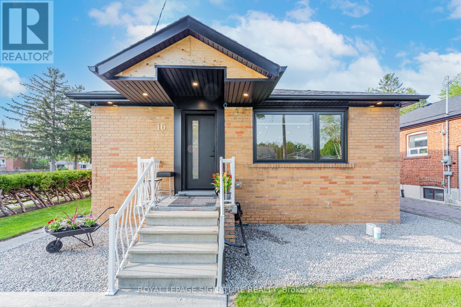 16 Boem Avenue, Toronto, Ontario  M1R 3T1 - Photo 2 - E13118884