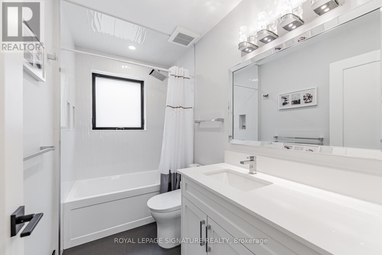 16 Boem Avenue, Toronto, Ontario  M1R 3T1 - Photo 24 - E13118884