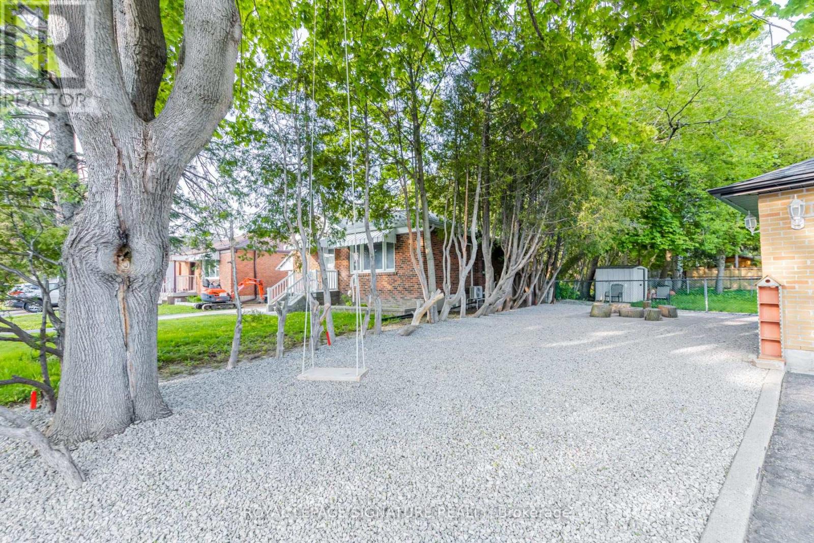 16 Boem Avenue, Toronto, Ontario  M1R 3T1 - Photo 34 - E13118884