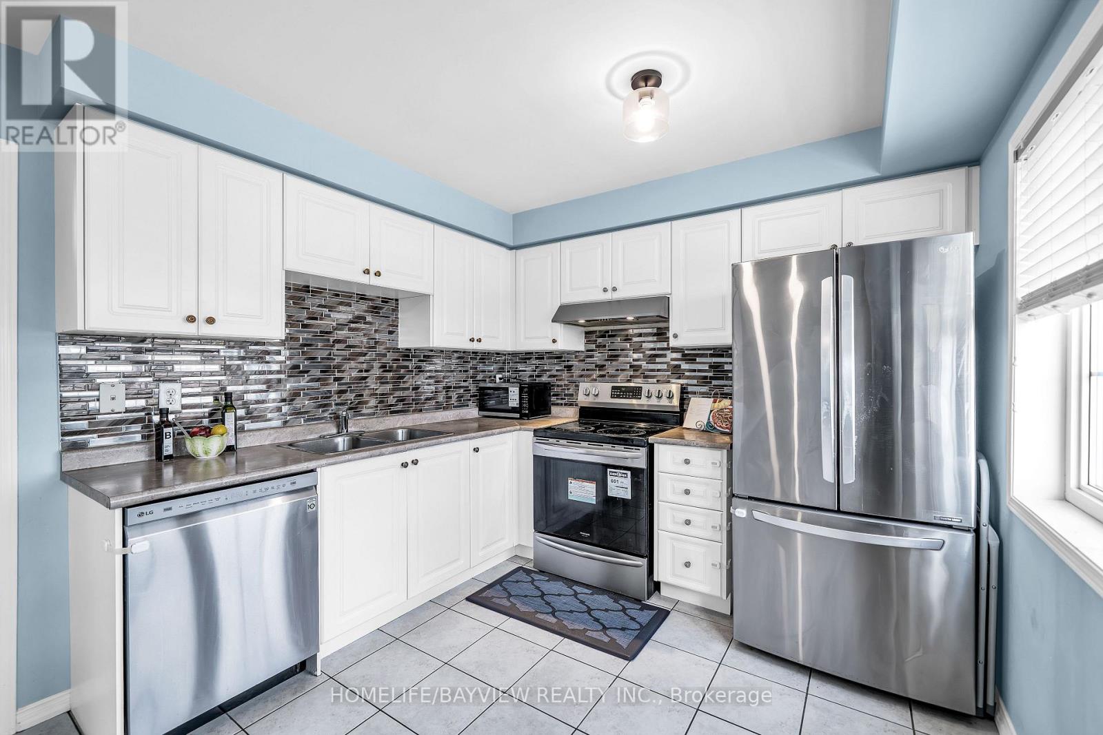 6 Barnham Street, Ajax, Ontario  L1Z 0M5 - Photo 9 - E13118896