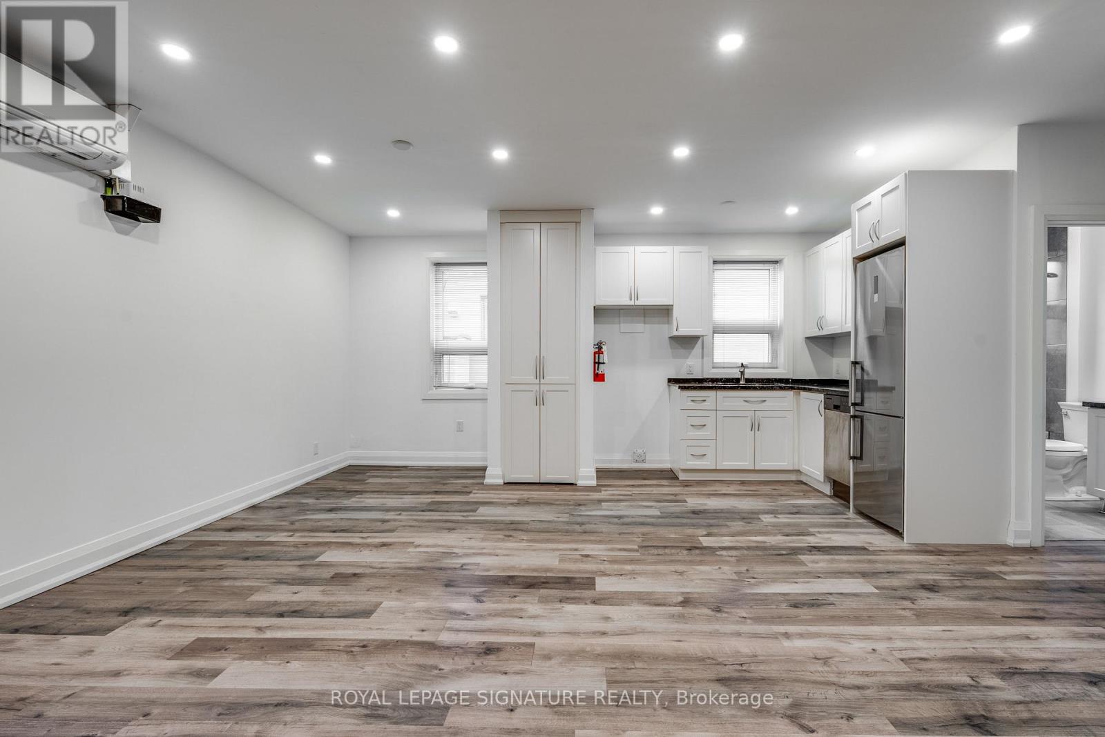 2 - 421 Danforth Avenue, Toronto, Ontario  M4K 1P1 - Photo 3 - E13118914