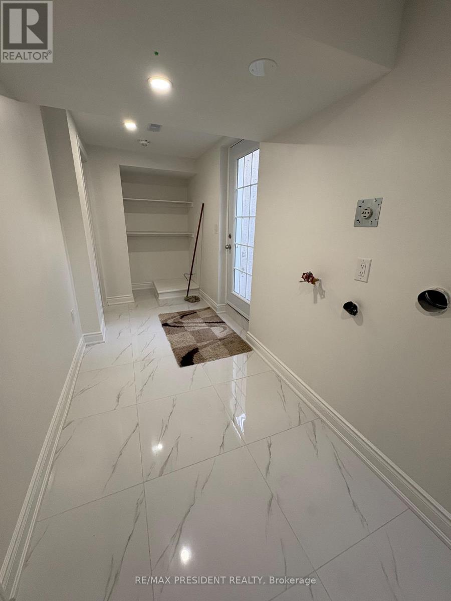 2314 Meriadoc Drive, Pickering, Ontario  L1X 2E3 - Photo 6 - E13119012
