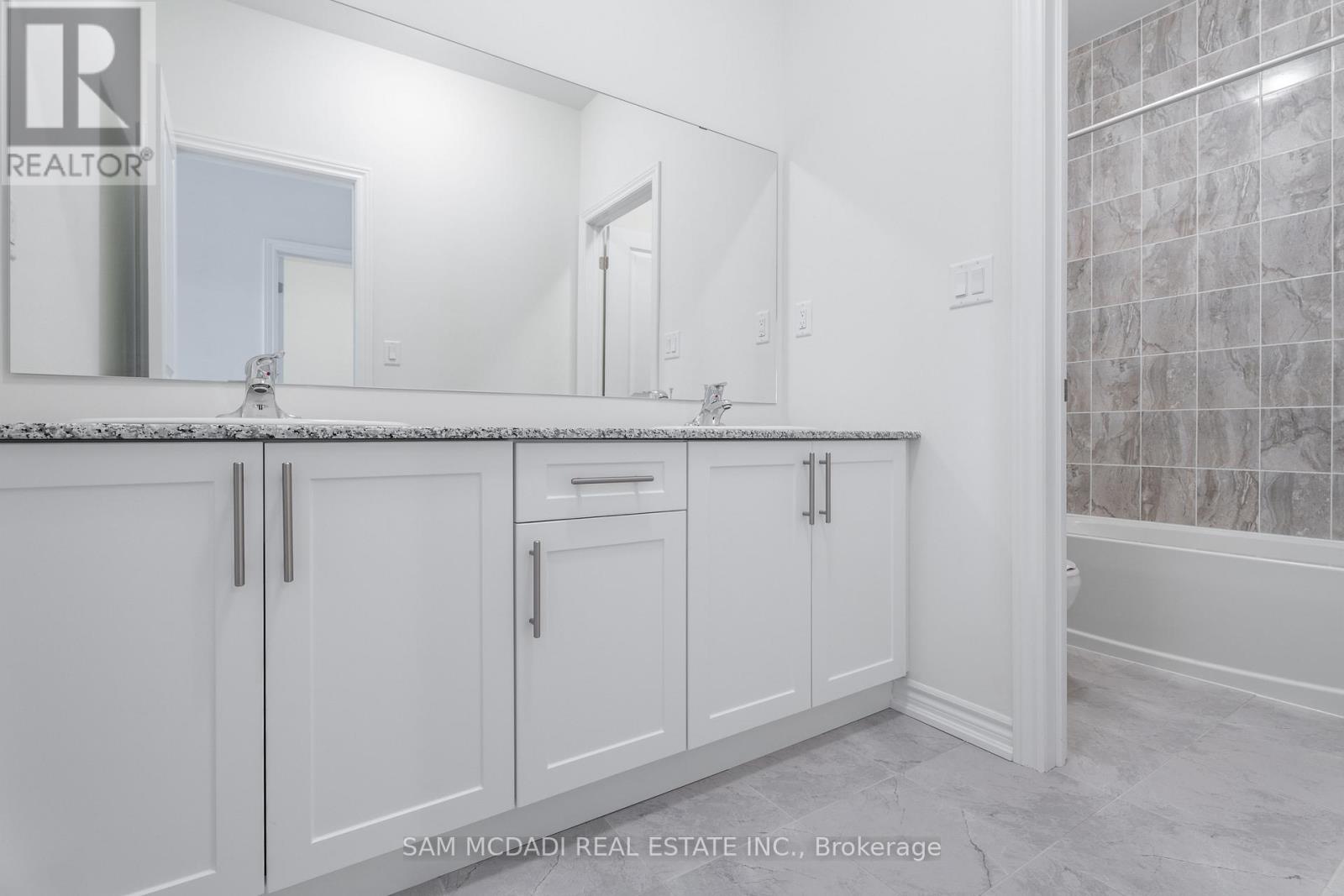 52 Fish Drive, Aurora, Ontario  L4G 4A7 - Photo 14 - N13118864