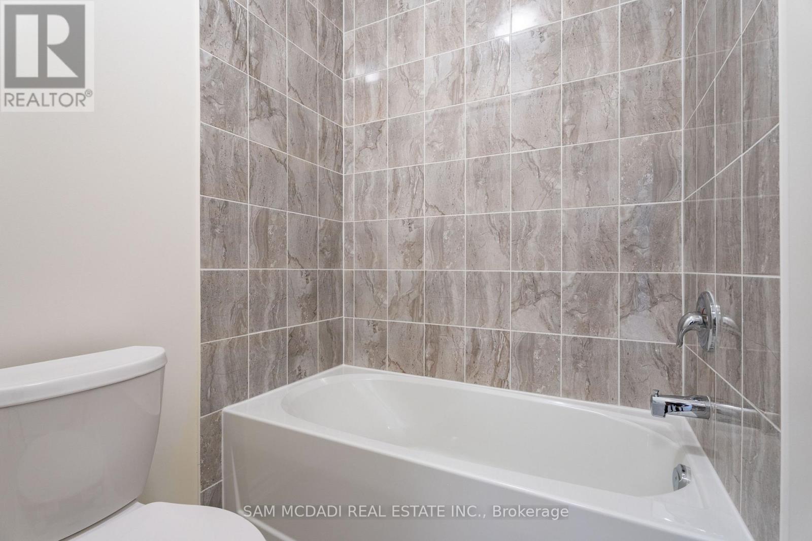 52 Fish Drive, Aurora, Ontario  L4G 4A7 - Photo 15 - N13118864