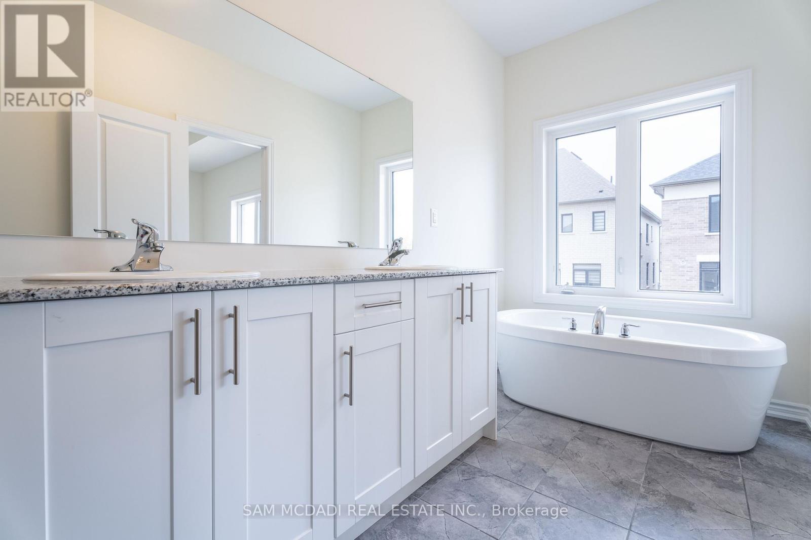 52 Fish Drive, Aurora, Ontario  L4G 4A7 - Photo 17 - N13118864