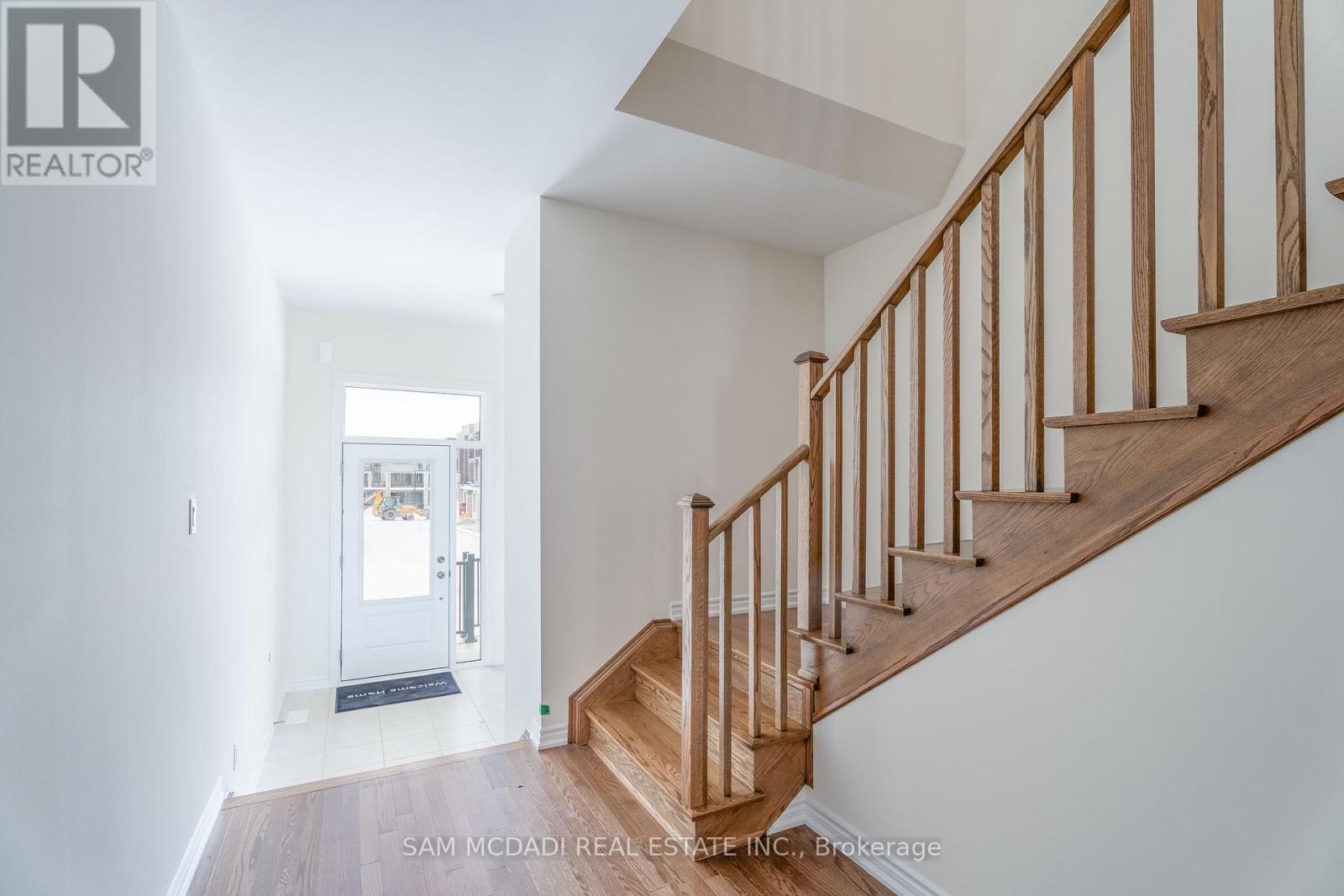 52 Fish Drive, Aurora, Ontario  L4G 4A7 - Photo 2 - N13118864