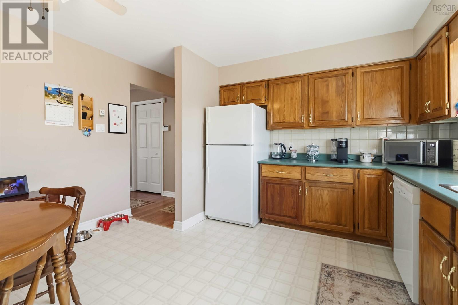 16 Theakston Avenue, Halifax, Nova Scotia  B3R 1R9 - Photo 8 - 202610378