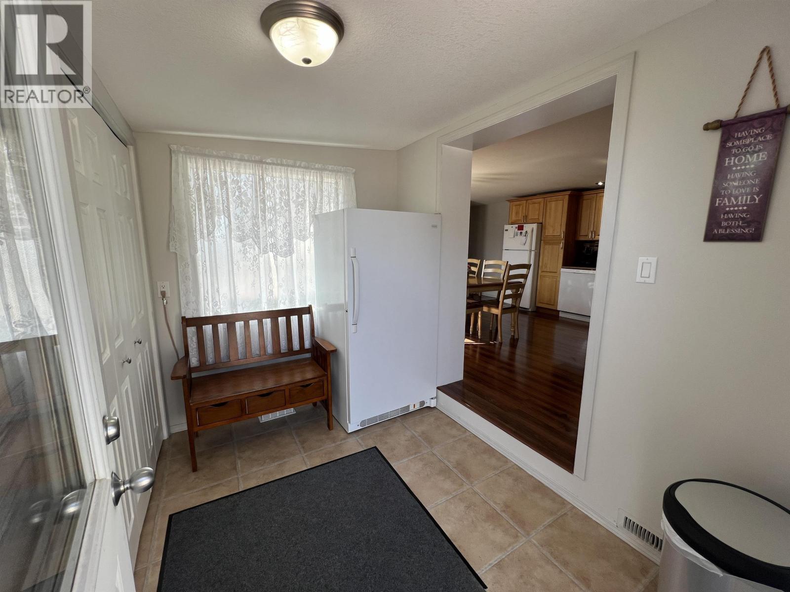 5223 41 Street, Fort Nelson, British Columbia  V0C 1R0 - Photo 2 - R3099677