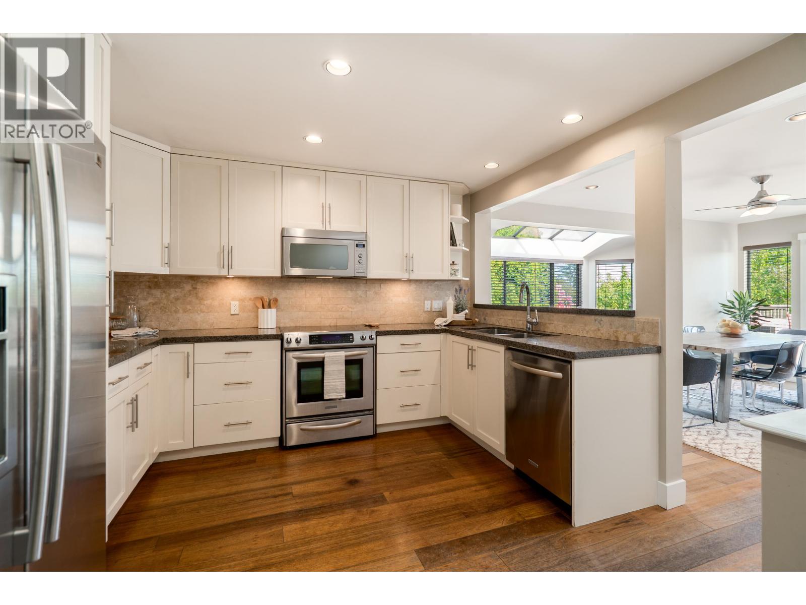 939 Calverhall Street, North Vancouver, British Columbia V7L 1Y1 - Photo 8 - R3122127