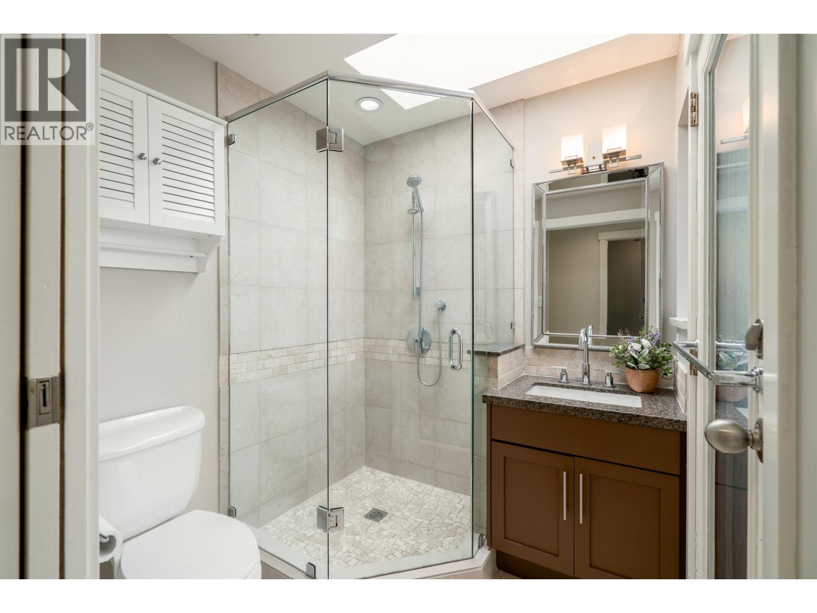 939 Calverhall Street, North Vancouver, British Columbia V7L 1Y1 - Photo 16 - R3122127