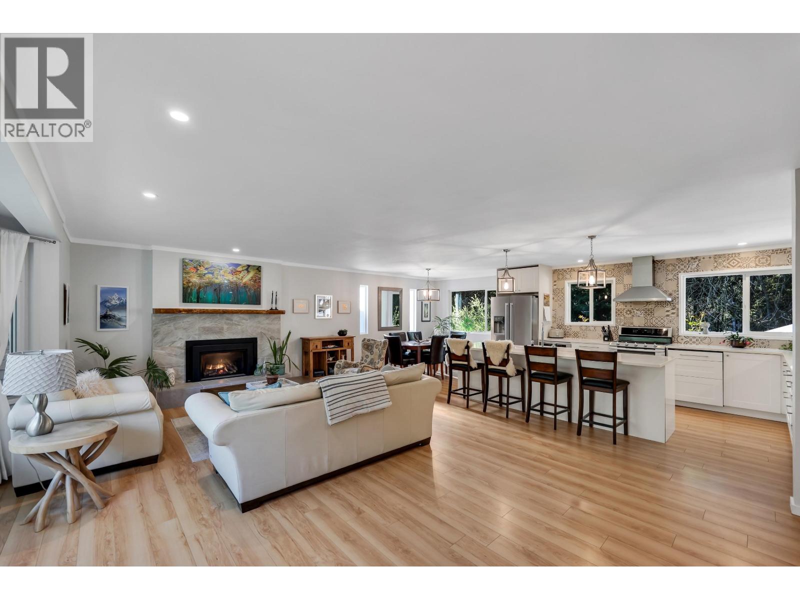 2572 THE BOULEVARD, Squamish, British Columbia