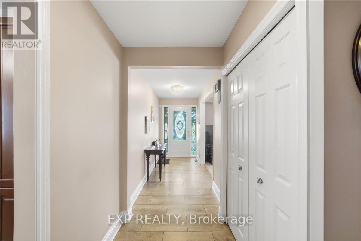 419 Michelle Row W, Mississauga, Ontario  L5A 3H2 - Photo 3 - W13118794