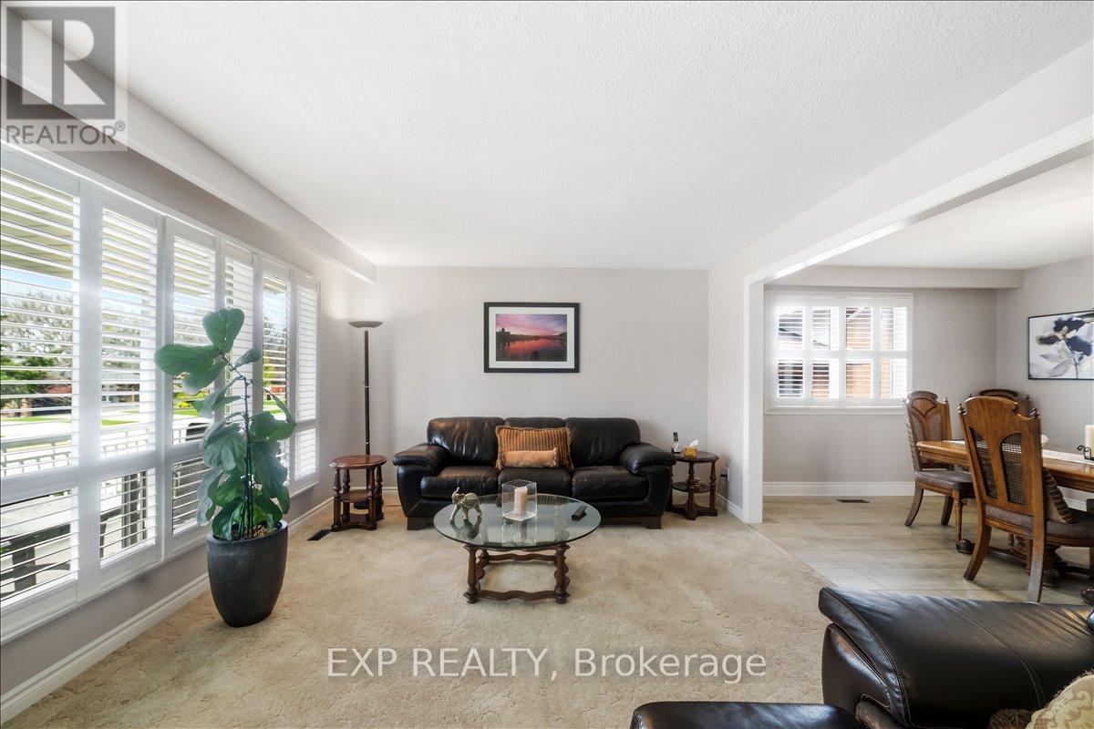 419 Michelle Row W, Mississauga, Ontario  L5A 3H2 - Photo 5 - W13118794