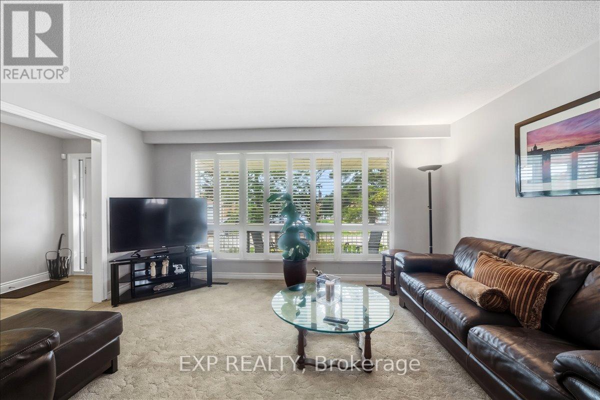 419 Michelle Row W, Mississauga, Ontario  L5A 3H2 - Photo 6 - W13118794