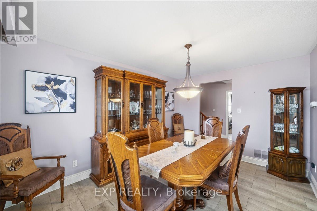 419 Michelle Row W, Mississauga, Ontario  L5A 3H2 - Photo 8 - W13118794