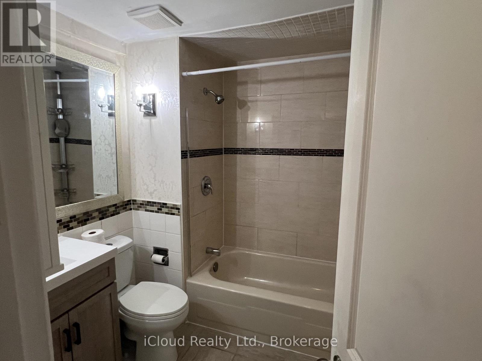 30 Salisbury Circle, Brampton, Ontario  L6V 2Z5 - Photo 15 - W13118814
